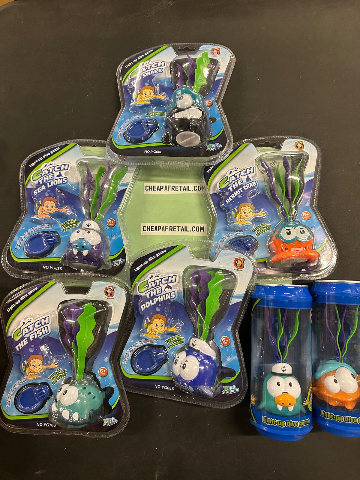 Light up dive toy games, random toy of 7 varieties.