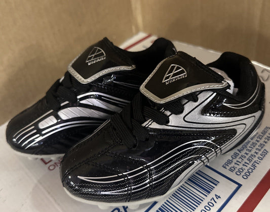 Vizari Striker FG Soccer Cleats, Black / Silver 8C Little KIDS