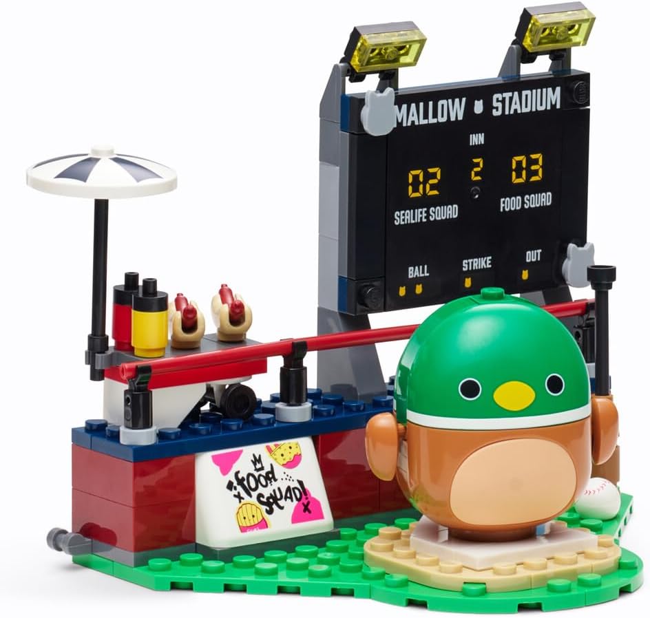Squishmallows BLDR Avery's Ball Game Building Set Duck (121 Pieces)