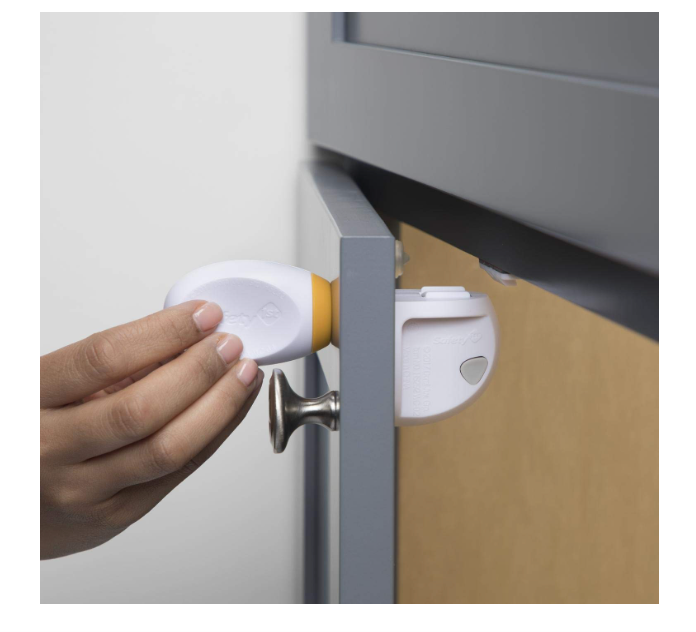 Safety 1st Adhesive Magnetic Lock System, 8 Locks And 2 Keys